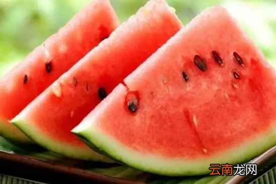 一次吃多少西瓜合适 怎么吃才最好呢
