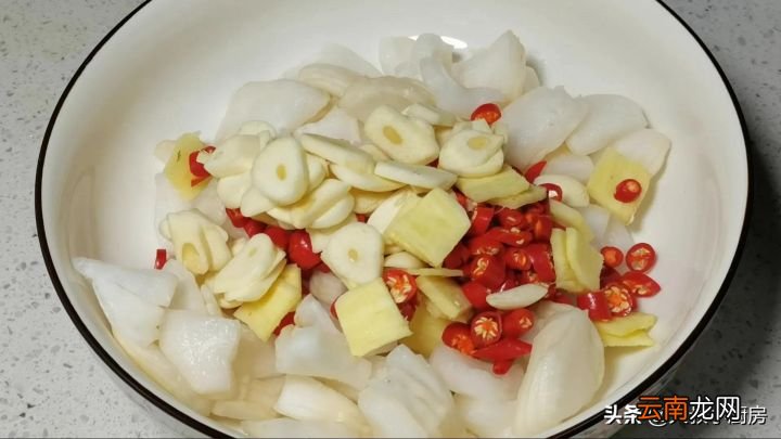 白萝卜简单又好吃的腌制方法 怎样腌制萝卜又脆又好吃