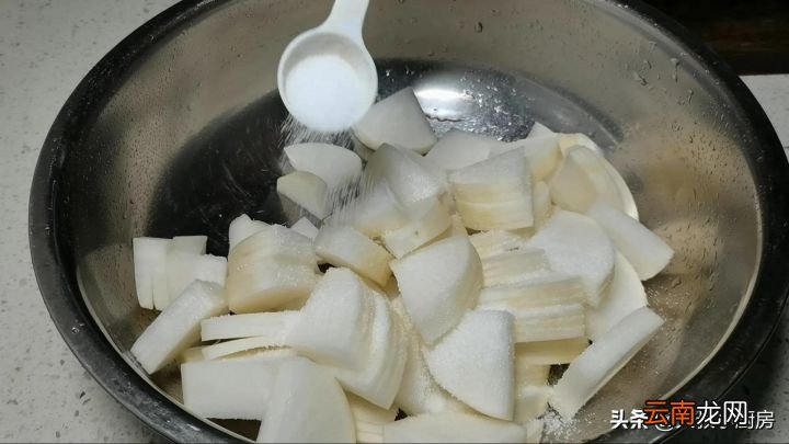 白萝卜简单又好吃的腌制方法 怎样腌制萝卜又脆又好吃