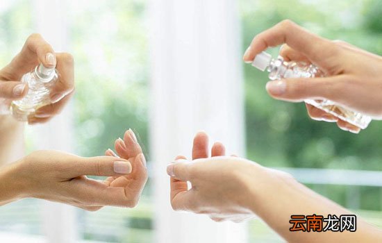 晚上热睡不着怎么办 三伏天是失眠的高峰期