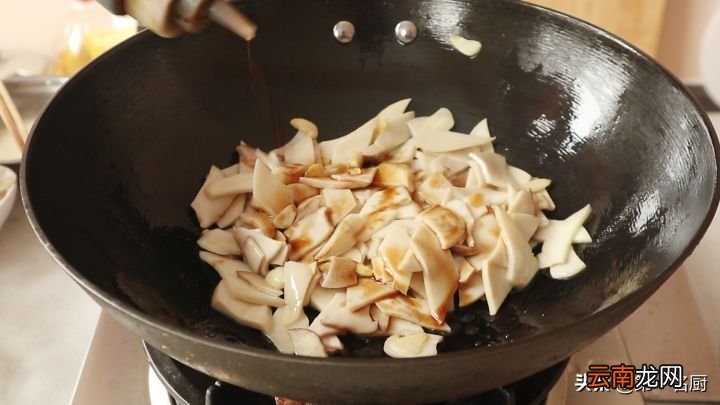 杏鲍菇怎样做才好吃 杏鲍菇要不要焯水