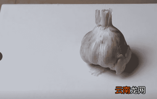 剥大蒜头最快方法 再也不用苦恼剥蒜了