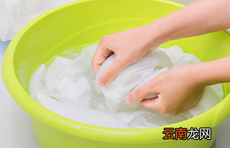 衣服被发泡胶粘了怎么办-发泡胶有腐蚀性吗