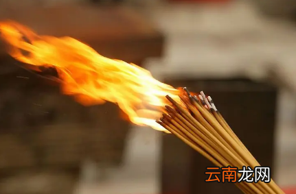 2022年大年初一几点上香好-大年初一上香上多少支