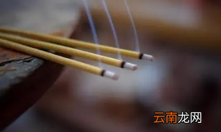 2022年大年初一几点上香好-大年初一上香上多少支