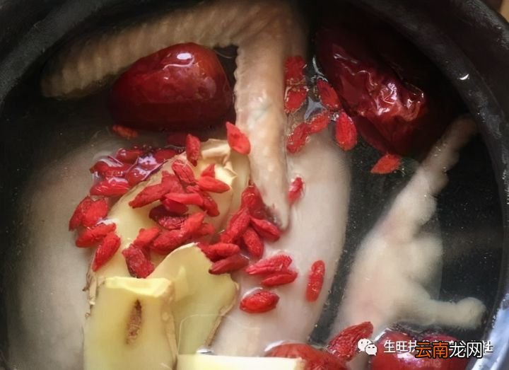 炖鸡汤放什么食材调料 熬鸡汤都放什么调料最好