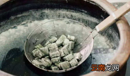 臭豆腐是怎样变成黑色的-臭豆腐有黑色素吗