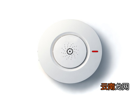 烟雾报警器半夜突然响了几声又关了-烟雾报警器响了会自动报警吗