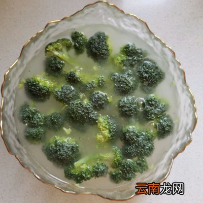 虾仁炒西兰花 虾仁炒什么好吃