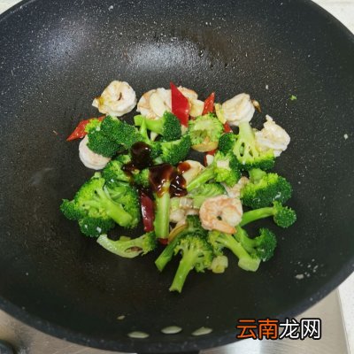 虾仁炒西兰花 虾仁炒什么好吃