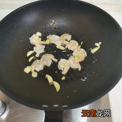 虾仁炒西兰花 虾仁炒什么好吃