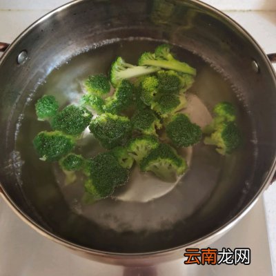 虾仁炒西兰花 虾仁炒什么好吃