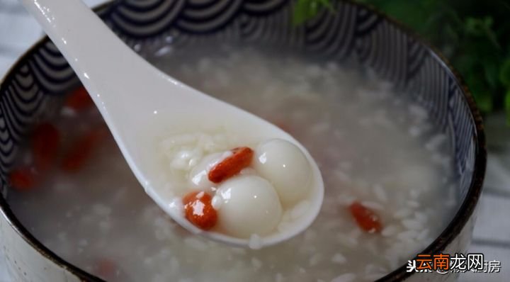 教你做一碗酒酿圆子 酒酿圆子的做法