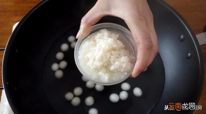 教你做一碗酒酿圆子 酒酿圆子的做法