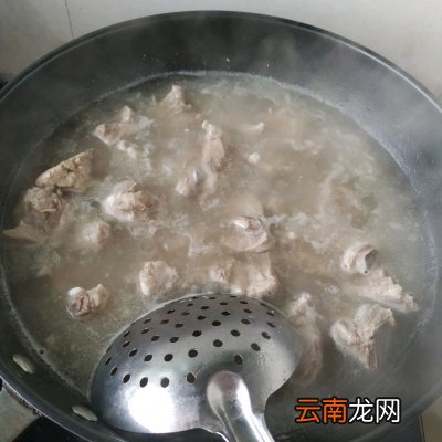 简单好吃的猴头菇炖排骨 猴头菇和什么煲汤最好