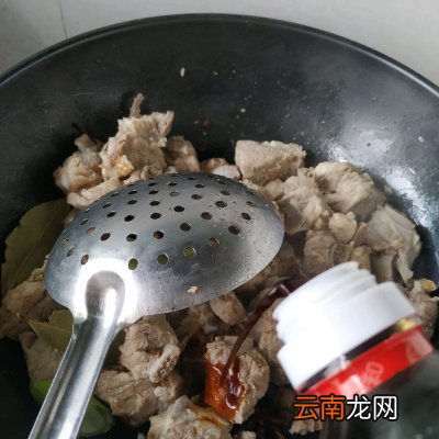 简单好吃的猴头菇炖排骨 猴头菇和什么煲汤最好