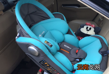 儿童安全座椅装在后排哪里最安全-多大的宝宝坐安全座椅