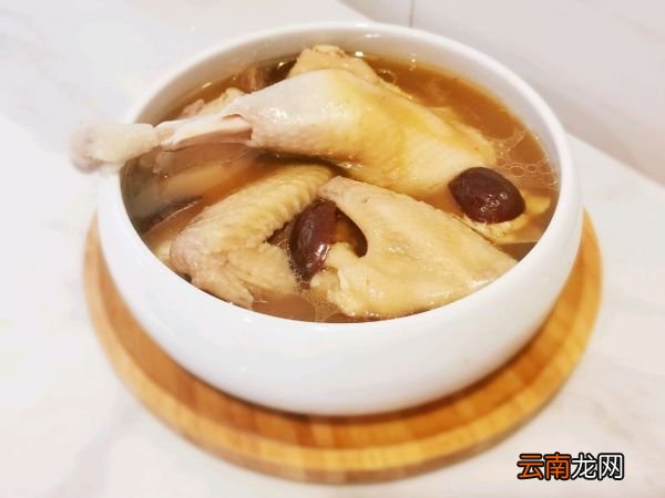 做法简单零失败的清炖鸡汤 母鸡汤怎么炖最有营养又好吃