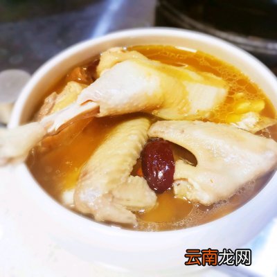 做法简单零失败的清炖鸡汤 母鸡汤怎么炖最有营养又好吃