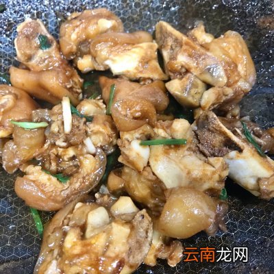 Q谈软糯的简易做法 红烧猪蹄怎样做又烂又好吃