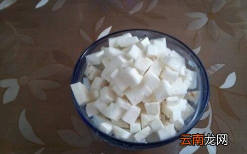 椰子肉怎么弄出来 椰子如何打开吃椰肉