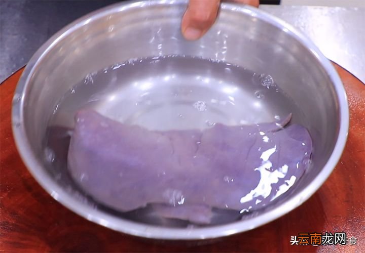 从此家里小孩都爱上吃猪肝 炒猪肝怎么炒好吃又嫩