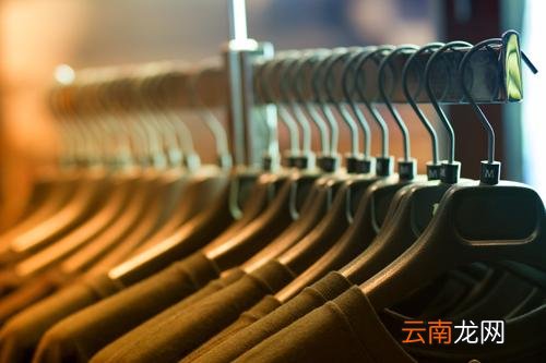 白色聚酯纤维会发黄吗,白色聚酯纤维怎么洗白