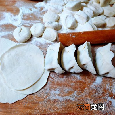 比海鲜还鲜的荠菜馅饺子 荠菜饺子馅怎么调才好吃