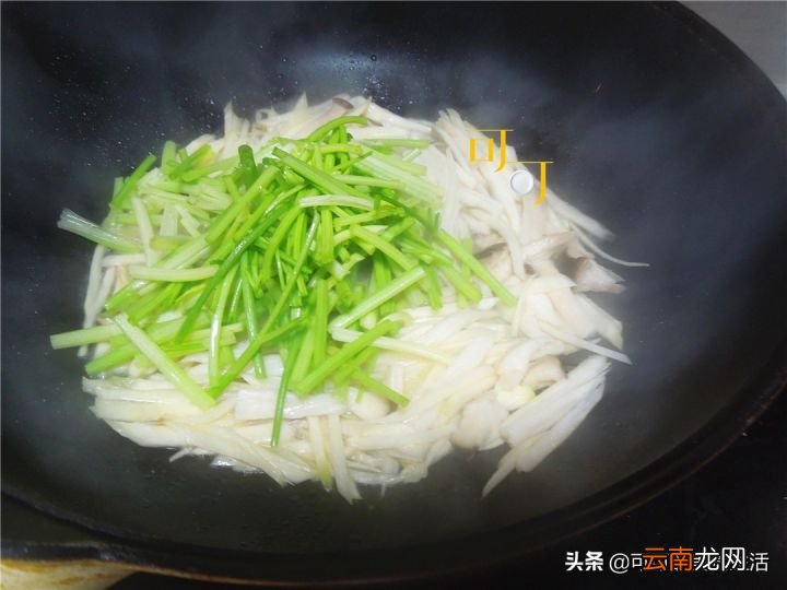 芹菜和这两种蔬菜一起炒 芹菜炒什么配菜好吃