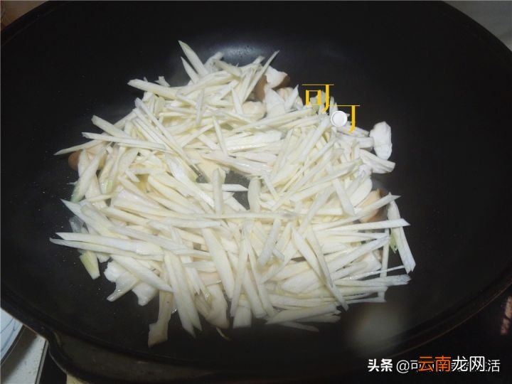 芹菜和这两种蔬菜一起炒 芹菜炒什么配菜好吃
