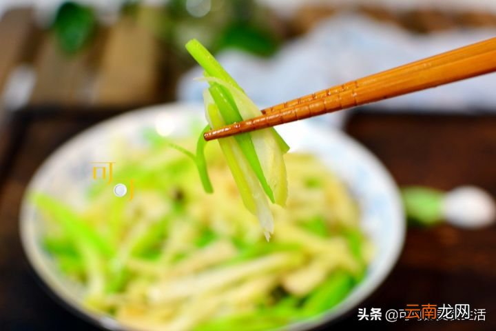 芹菜和这两种蔬菜一起炒 芹菜炒什么配菜好吃
