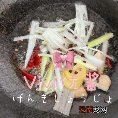 好吃的炒鱿鱼丝是这样做的 鱿鱼怎么炒好吃又嫩