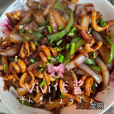 好吃的炒鱿鱼丝是这样做的 鱿鱼怎么炒好吃又嫩