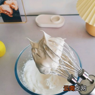 附戚风蛋糕详细做法 草莓蛋糕的做法