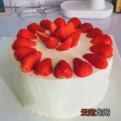 附戚风蛋糕详细做法 草莓蛋糕的做法