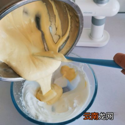 附戚风蛋糕详细做法 草莓蛋糕的做法