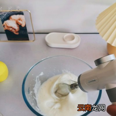 附戚风蛋糕详细做法 草莓蛋糕的做法