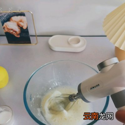 附戚风蛋糕详细做法 草莓蛋糕的做法