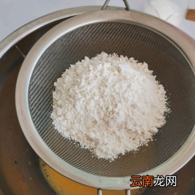附戚风蛋糕详细做法 草莓蛋糕的做法