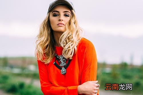 小苏打洗衣服要泡多久,洗衣服放多少小苏打