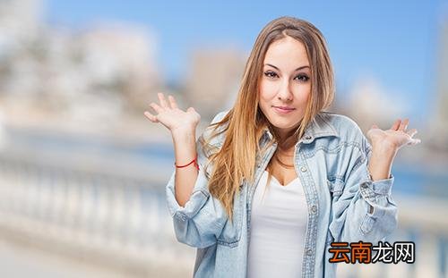 小苏打洗衣服要泡多久,洗衣服放多少小苏打