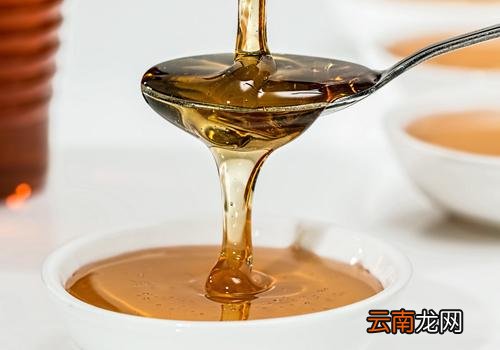 蜂蜜是热性还是凉性的,蜂蜜是热水冲还是凉水冲