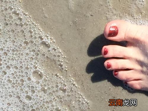 白醋和红花泡脚好吗,红花泡脚用加白醋吗