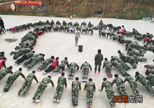 男生军训准备卫生巾,军训卫生巾鞋垫怎么用