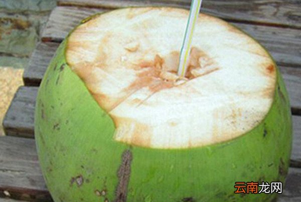 怎么打开青椰子壳 椰子怎么打开吃椰肉