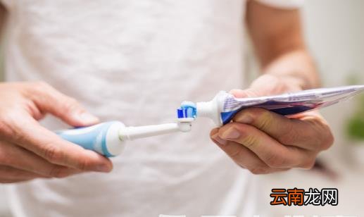 刷牙用最合适的牙膏量 使用牙膏的误区你别踩