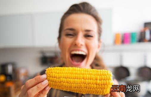 睡姿会影响你的睡眠质量 提升睡眠质量可以睡前按摩