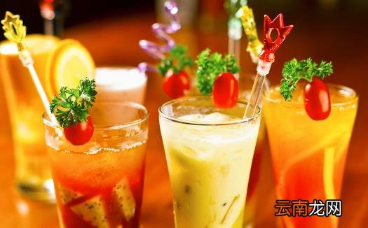 天热开车 绝对不能放在车上的东西