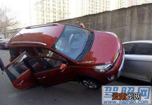 开车觉得费油别怪车！5个习惯就是隐形的“油耗子”你中招了没？