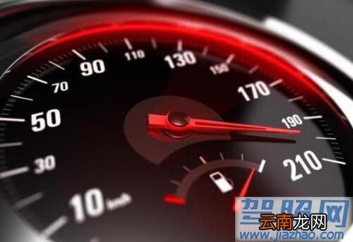 别拿了驾照也不敢上路，开车掌握这3点，新手也能受益良多